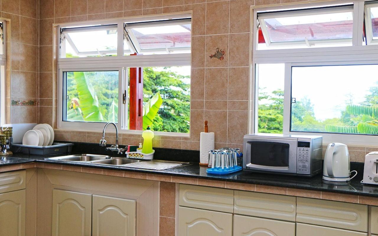 Appartement Saria Self Catering à Anse Volbert Village Extérieur photo